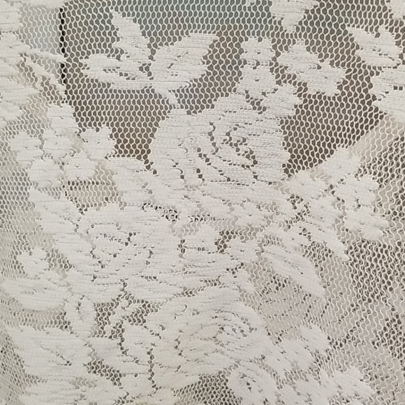 💕BCBGENERATION💕 Lace Sleeveless Top Small NWT - Picture 4 of 10